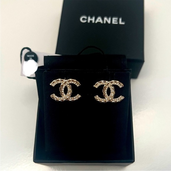 🔥CHANEL CC crystals gold earrings